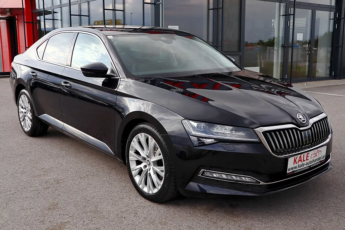 Skoda Superb 2021 photo 2
