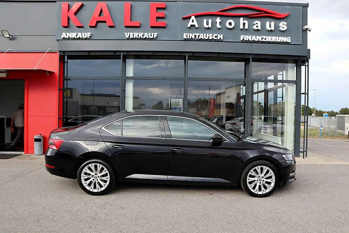 Skoda Superb 2021 photo 3