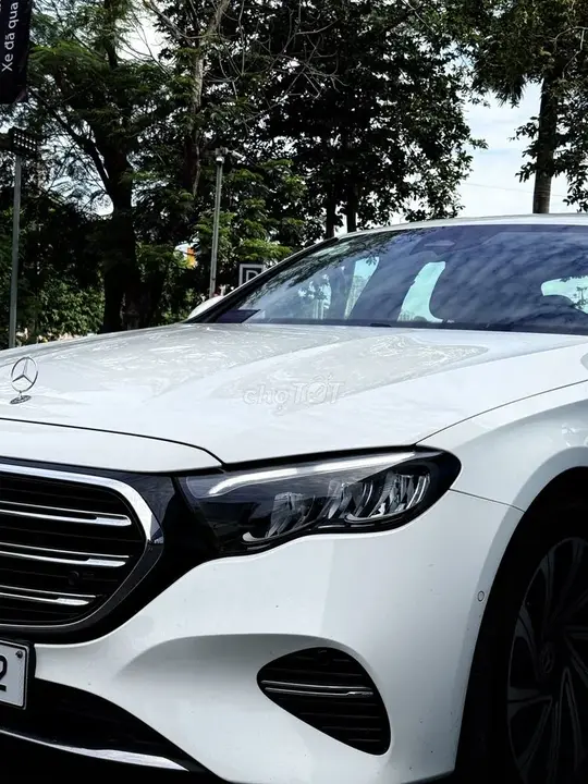 Mercedes-Benz E-Class 2024 photo 3