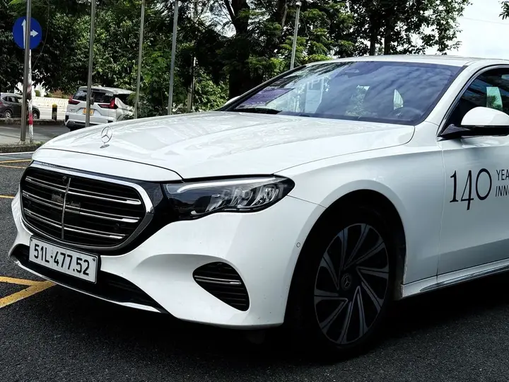 Mercedes-Benz E-Class 2024 photo 4