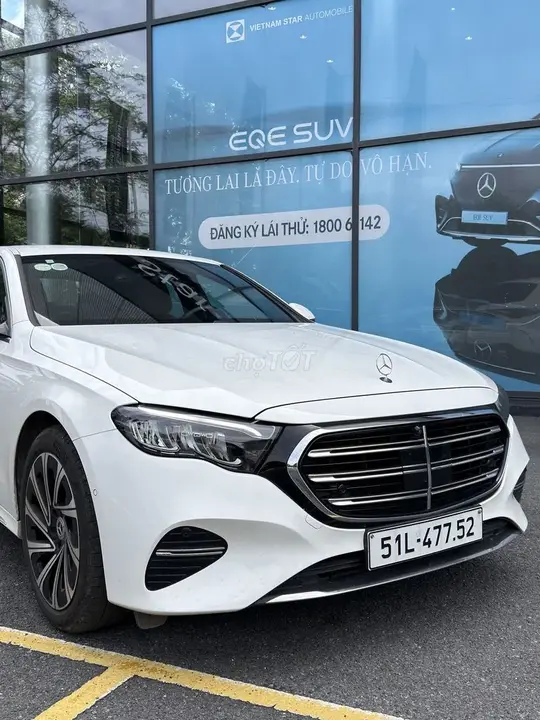 Mercedes-Benz E-Class 2024 photo 2