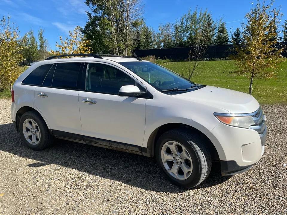 Ford Edge 2011 photo 2