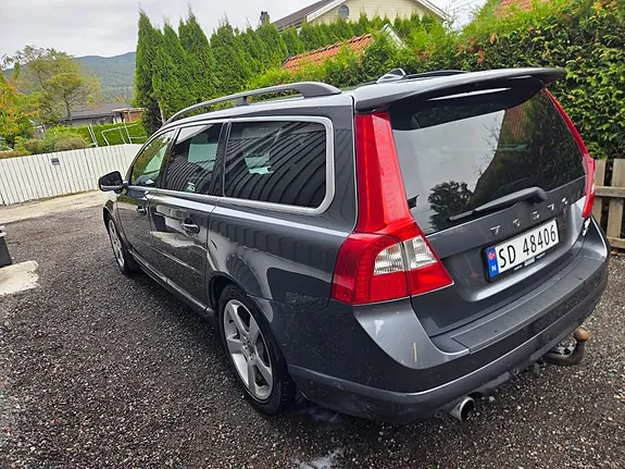 Volvo V70 2010 photo 3