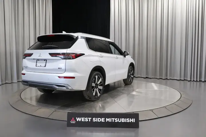 Mitsubishi Outlander 2026 photo 5
