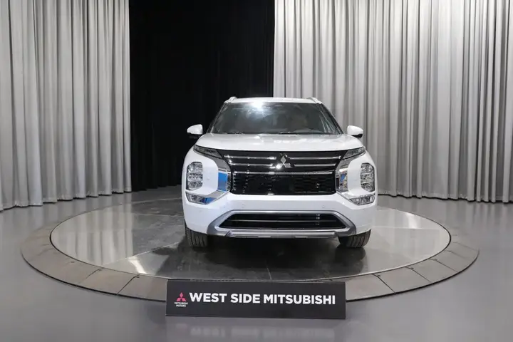 Mitsubishi Outlander 2026 photo 2