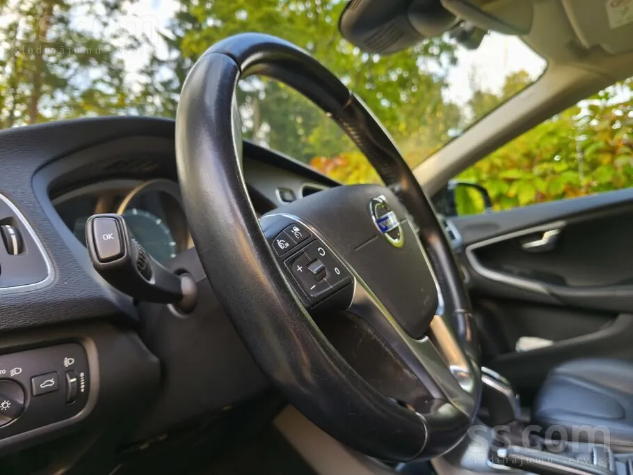 Volvo V40 2015 photo 5