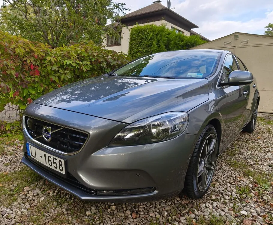 Volvo V40