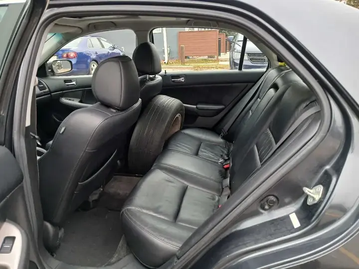 Honda Accord 2005 photo 4