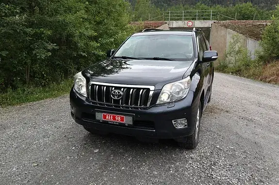 Toyota Land Cruiser 2010 photo 5