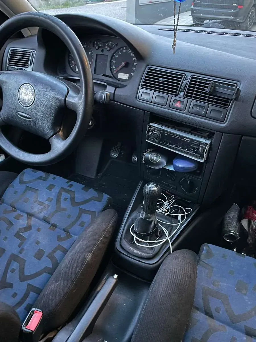 Volkswagen Golf 1998 photo 3