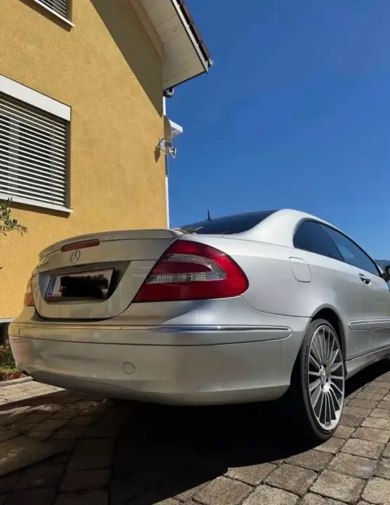 Mercedes-Benz Clk-Class 2002 photo 3