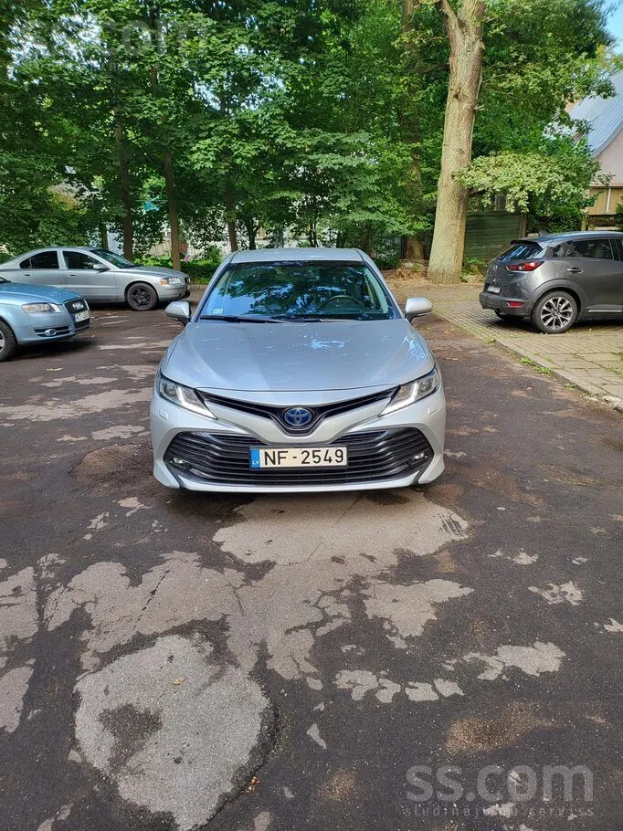 Toyota Camry 2020 photo 2