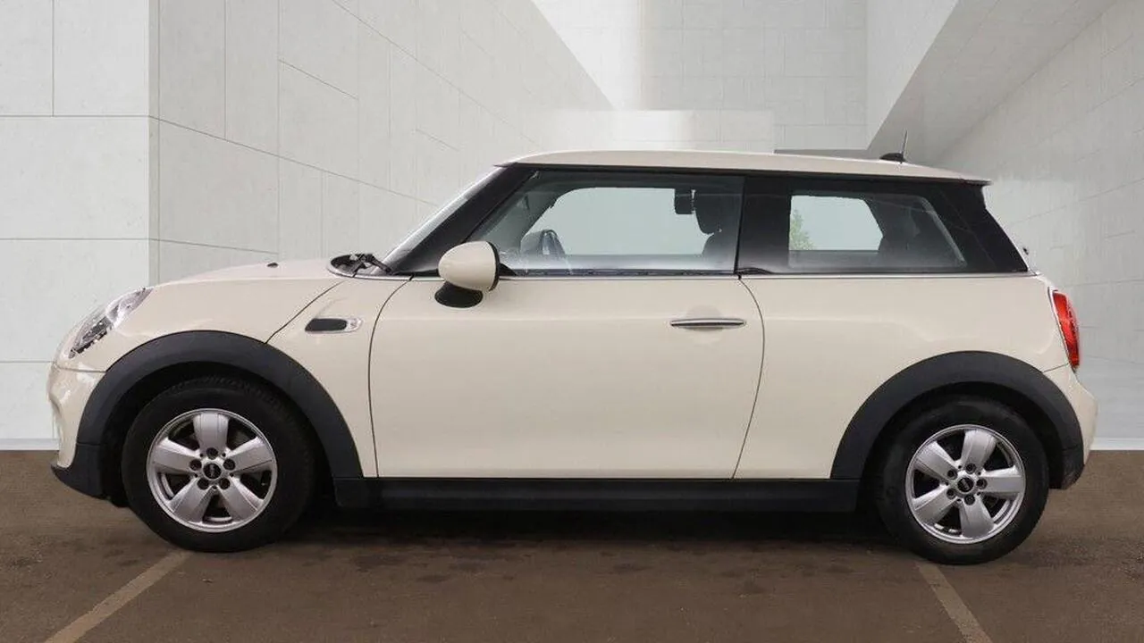 Mini Hatch 2015 photo 3