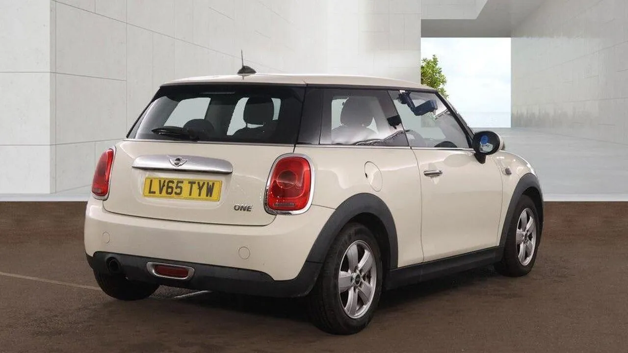 Mini Hatch 2015 photo 5