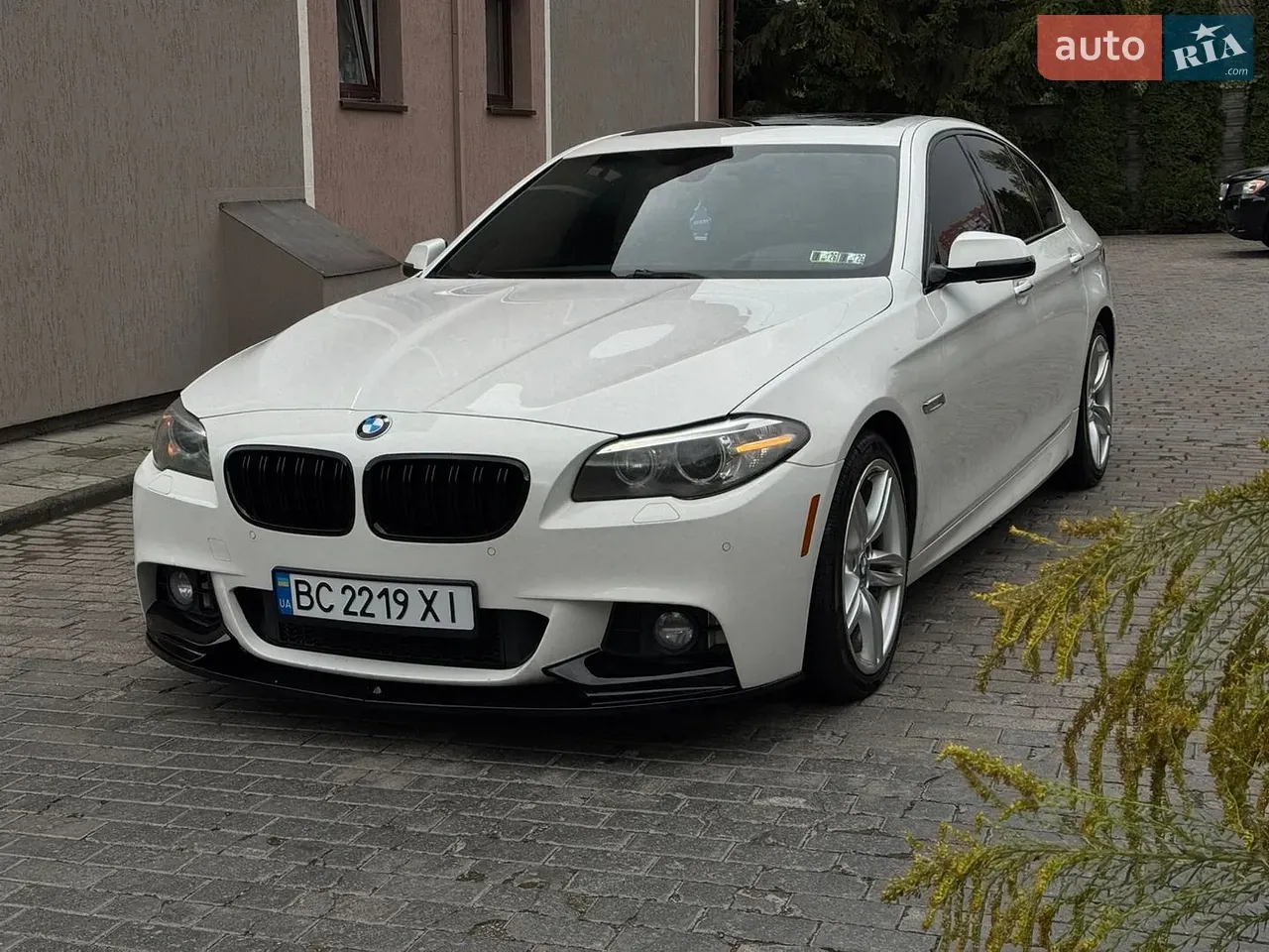 BMW 5 Series 2015 photo 4