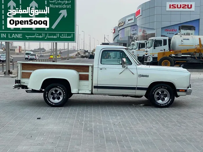Dodge Ram 1985 photo 3