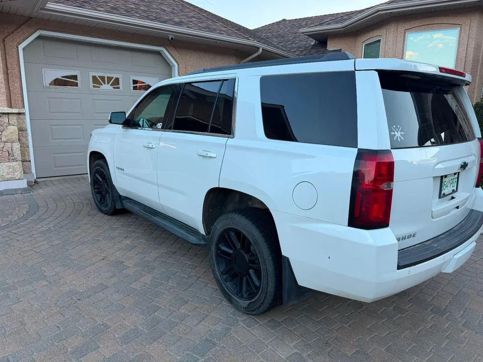 Chevrolet Tahoe 2016 photo 3