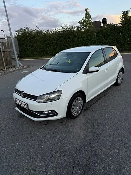 Volkswagen Polo 2015 photo 2