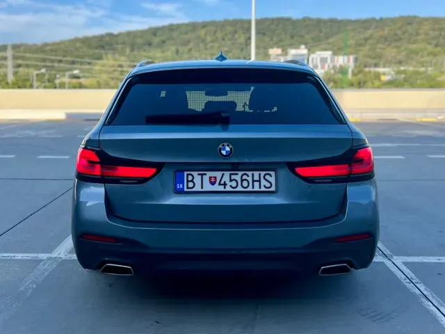 BMW 5 Series Touring 2021 photo 3