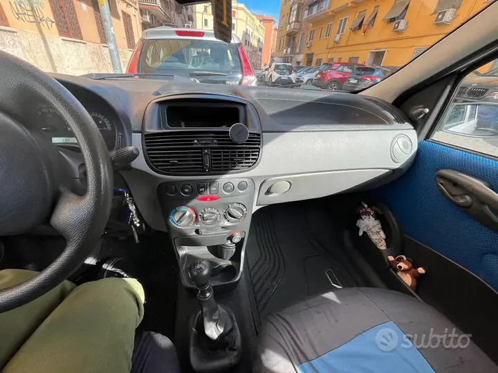 Fiat Punto 2000 photo 4