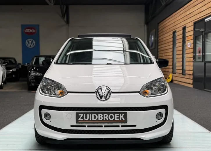 Volkswagen Up 2015 photo 2