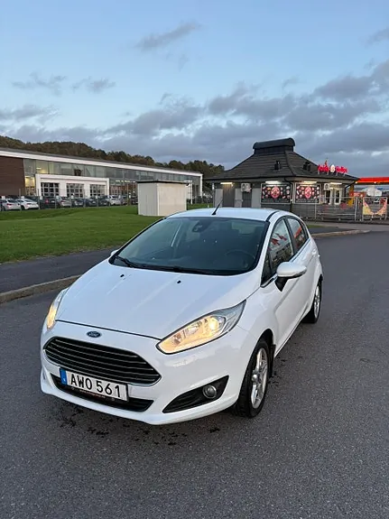 Ford Fiesta 2014 photo 3