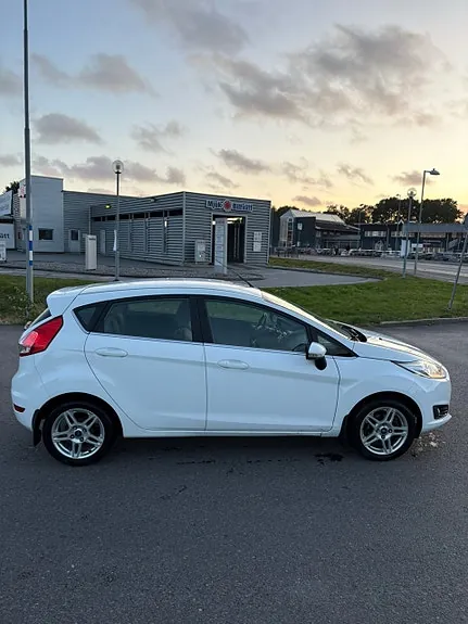 Ford Fiesta 2014 photo 5