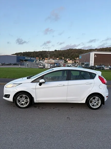 Ford Fiesta 2014 photo 4