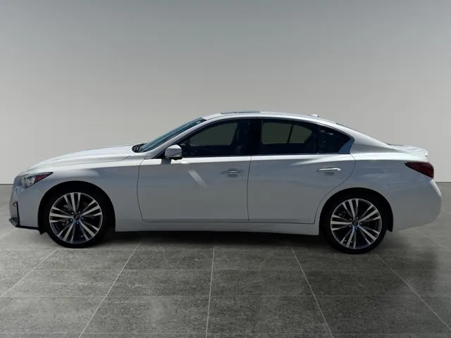 Infiniti Q50 2022 photo 2