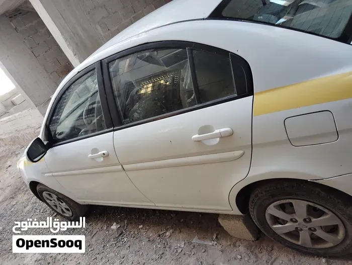 Hyundai Accent 2011 photo 2
