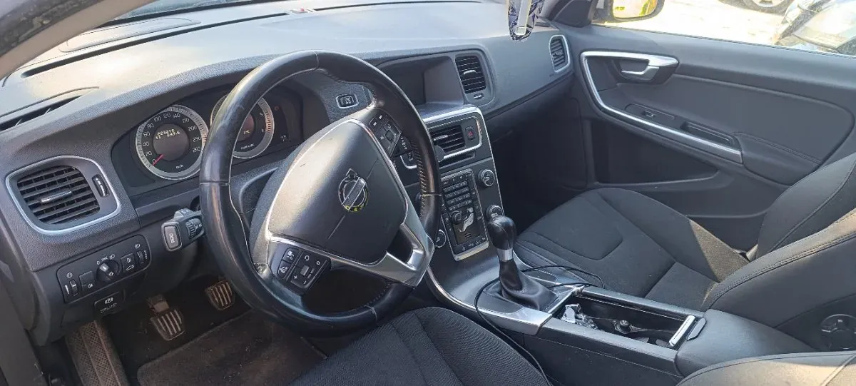 Volvo V60 2011 photo 3