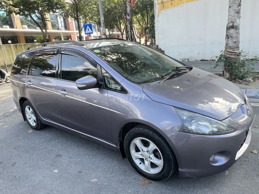Mitsubishi Grandis 2005 photo 3
