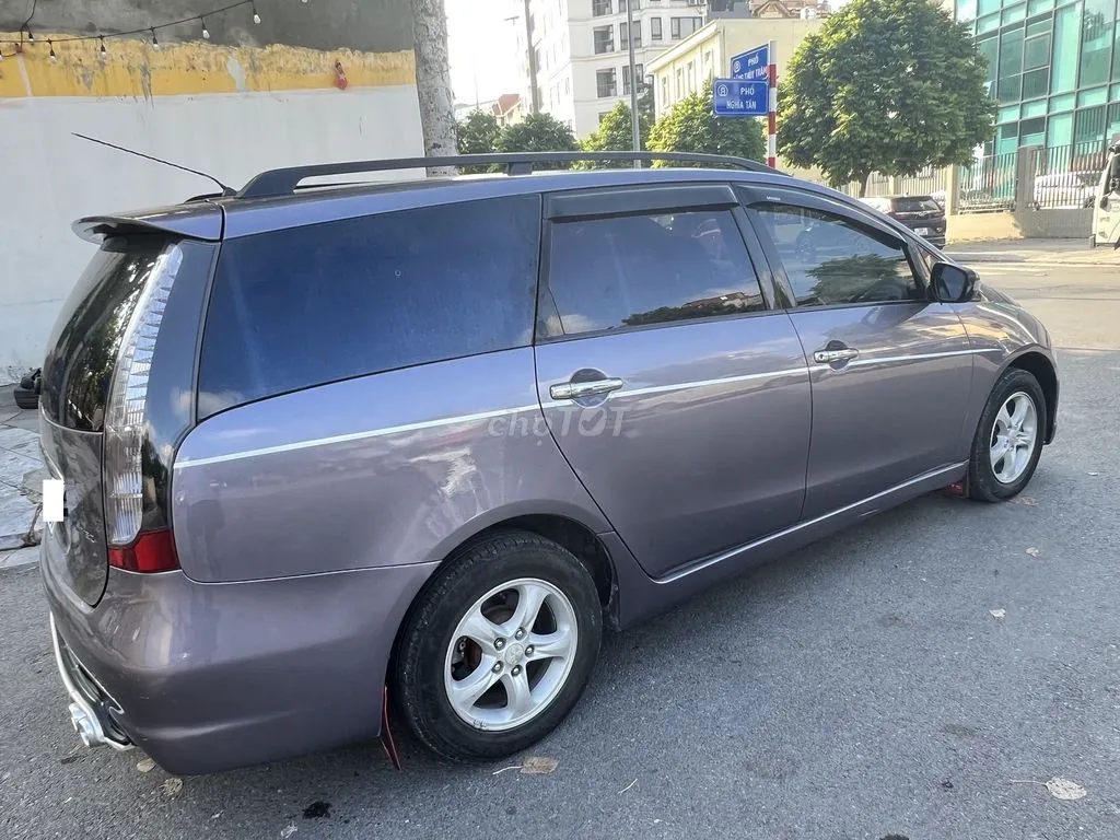 Mitsubishi Grandis 2005 photo 4