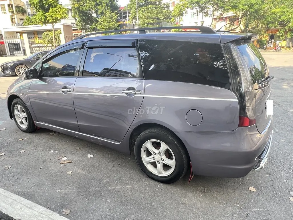 Mitsubishi Grandis 2005 photo 5