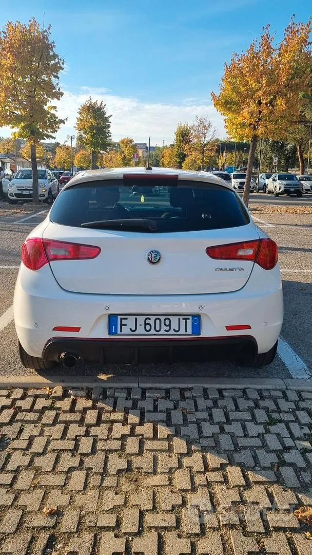 Alfa Romeo Giulietta 2017 photo 2
