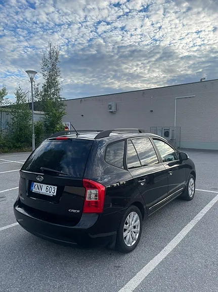 Kia Carens 2010 photo 4