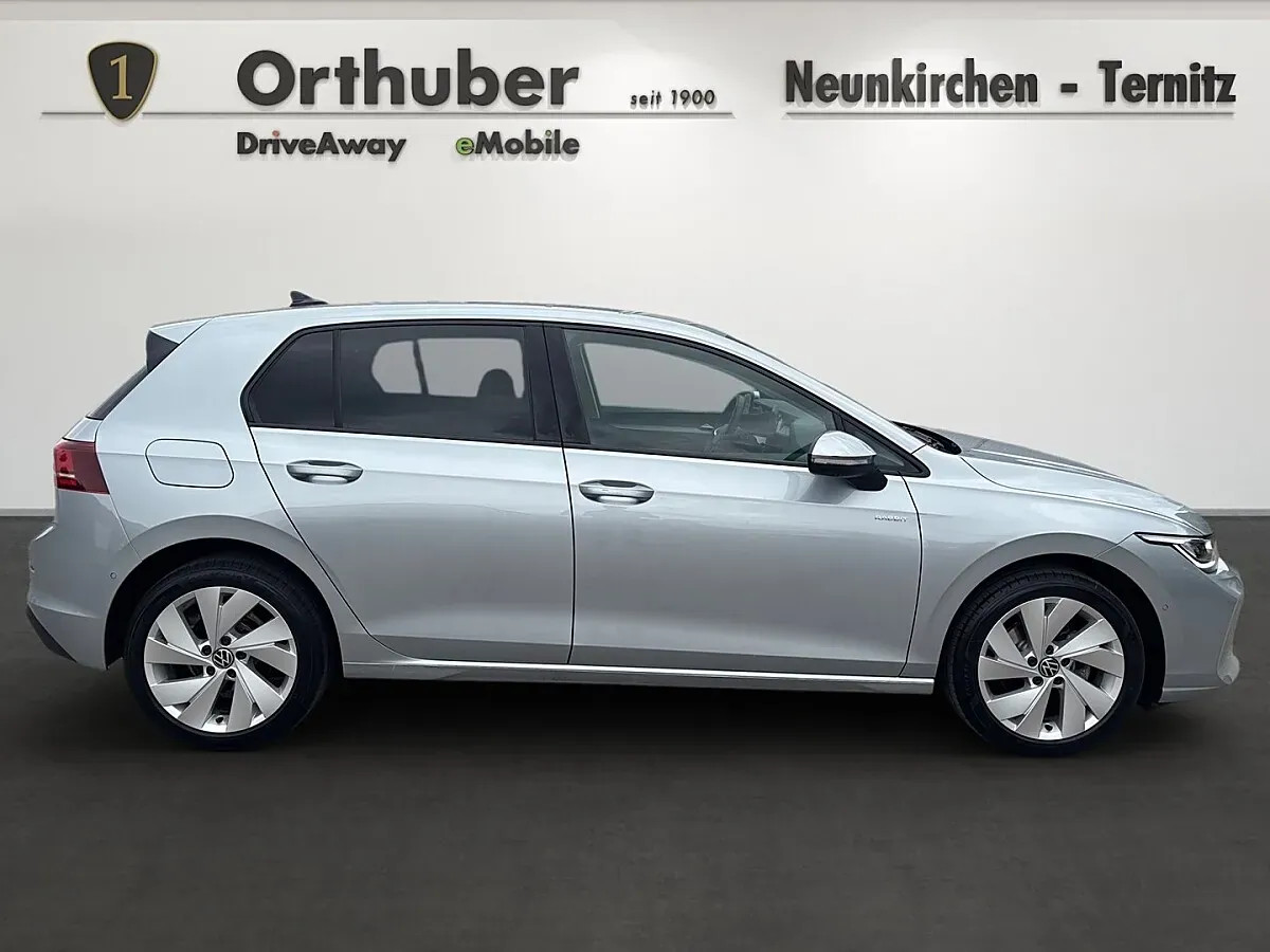 Volkswagen Golf 2026 photo 3