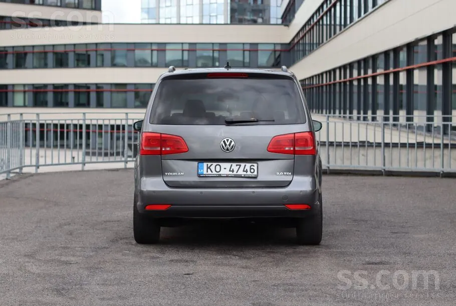 Volkswagen Touran 2011 photo 5