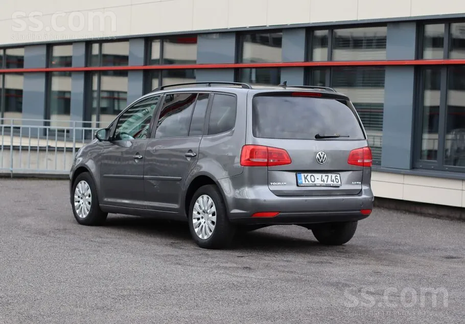 Volkswagen Touran 2011 photo 4