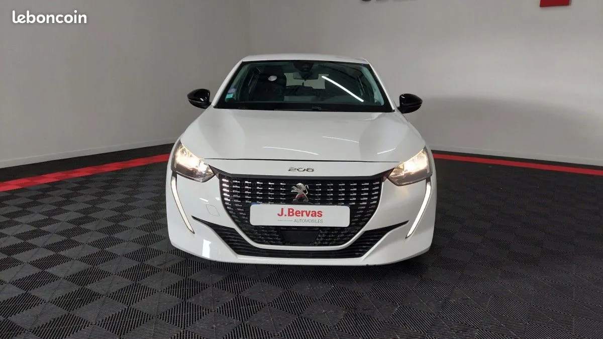 Peugeot 208 2023 photo 2
