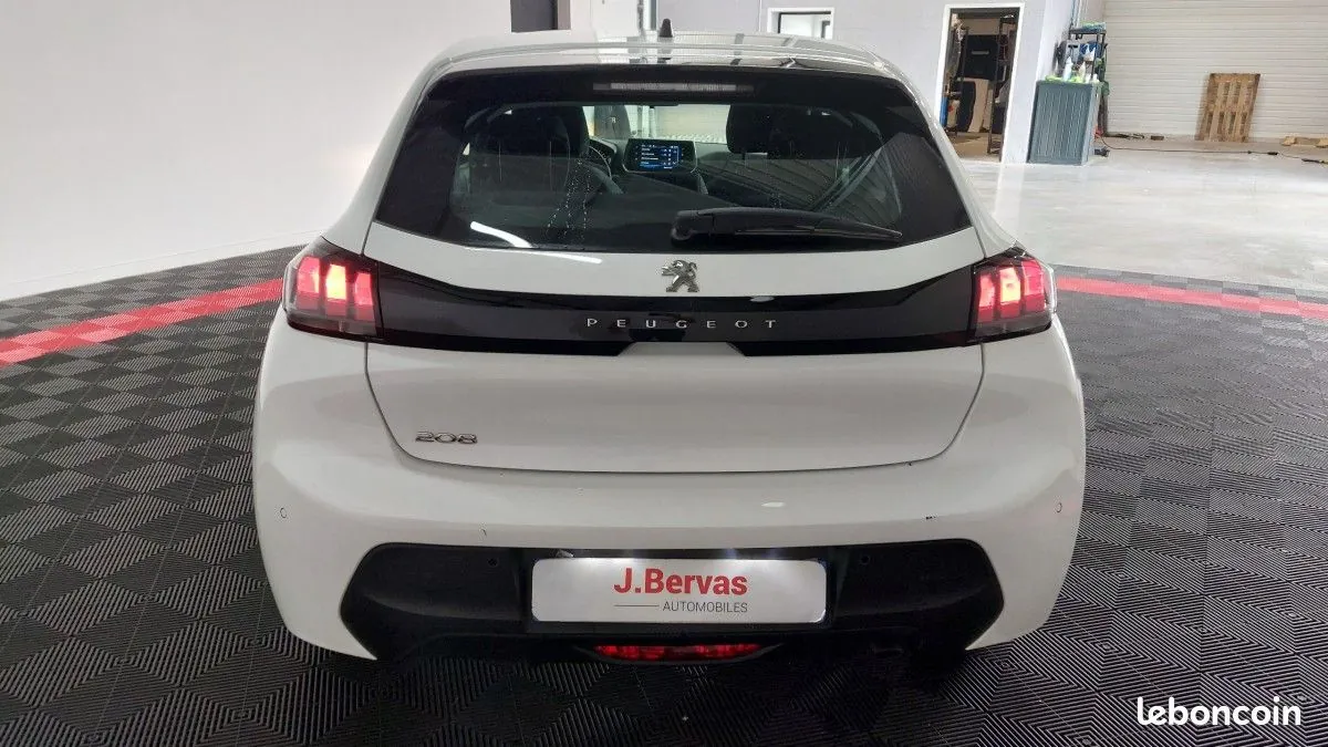 Peugeot 208 2023 photo 5
