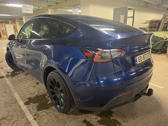 Tesla Model Y 2022 photo 2