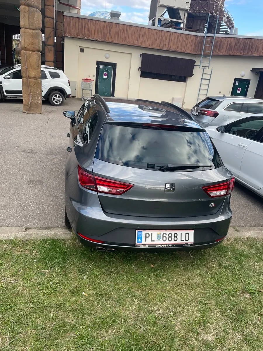Seat Leon 2014 photo 3