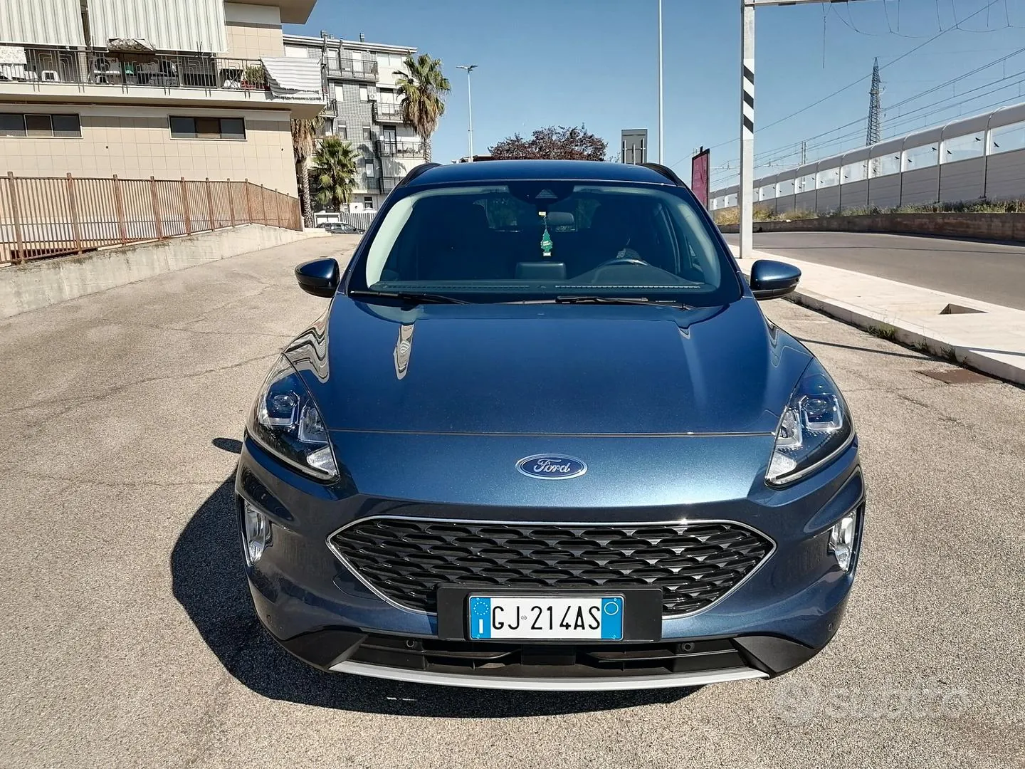 Ford Kuga 2022 photo 2