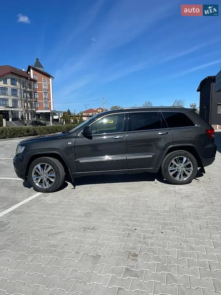Jeep Grand Cherokee 2011 photo 4