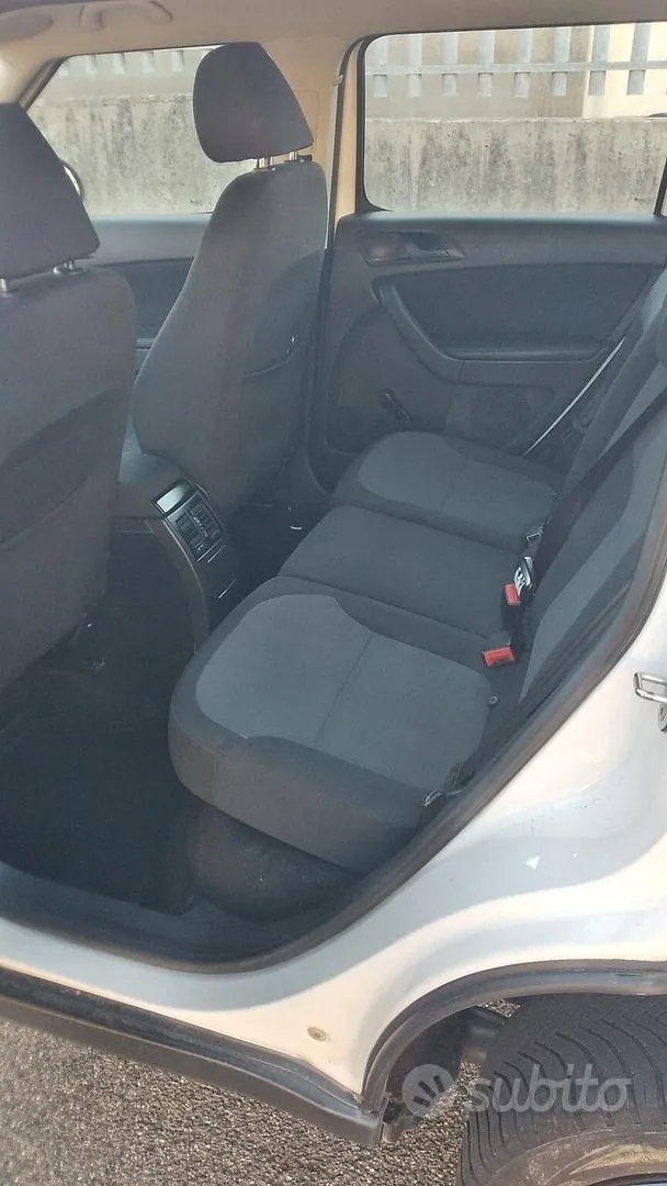 Skoda Yeti 2011 photo 5