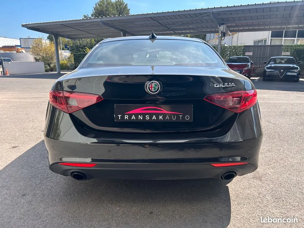 Alfa Romeo Giulia 2022 photo 5