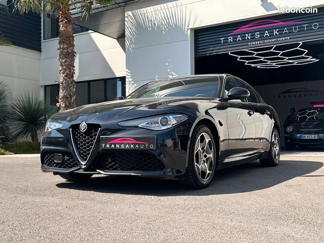 Alfa Romeo Giulia 2022 photo 2