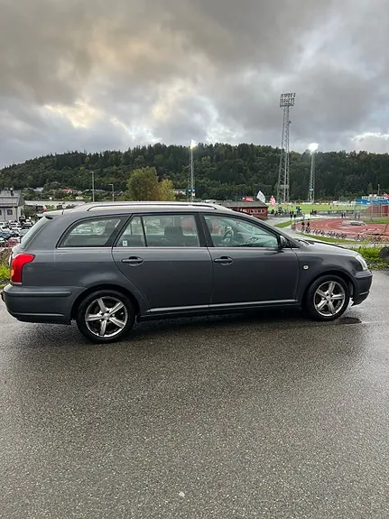 Toyota Avensis 2005 photo 3