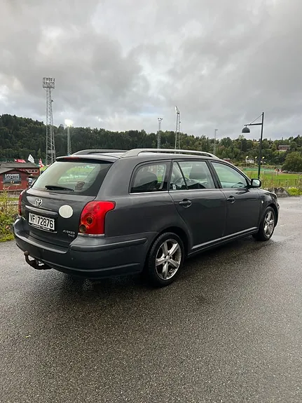Toyota Avensis 2005 photo 4